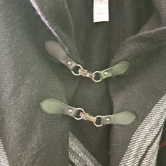 Cleo Women's Poncho Sweater - Picture 5 of 15